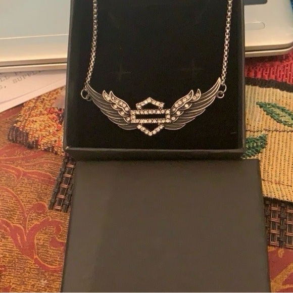 Harley-Davidson Silver and Black Winged Heart Necklace - Picture 4 of 6